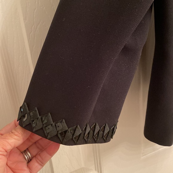 Dressy jacket with design around neck & sleeves. Snaps in front - Picture 5 of 7